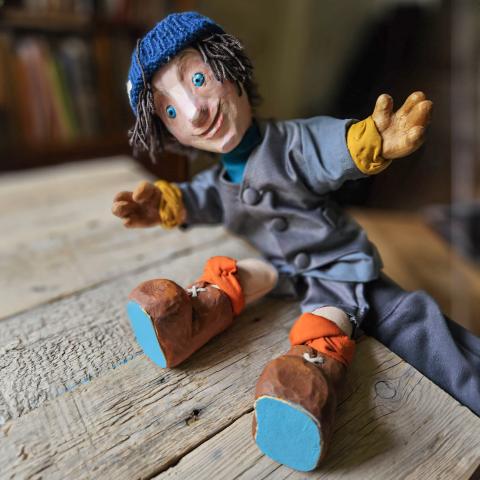 Tromino Handpuppe entsteht Bild D