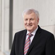 Portraitfoto Horst Seehofer ehemaliger Bundesinnenminister